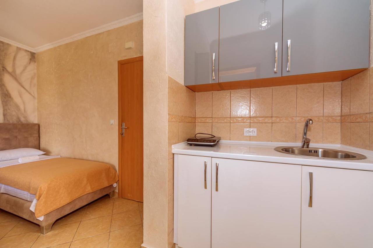 Ani Apartmani 도브라 보다 외부 사진